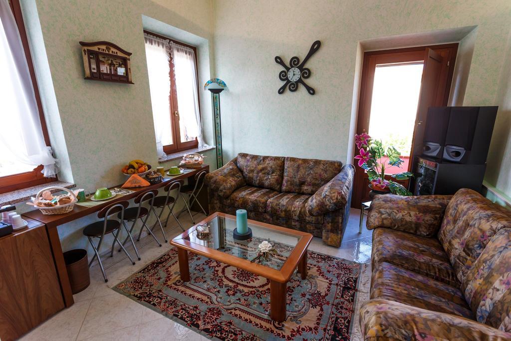L'Aurora Viola Bed & Breakfast Carbonia Eksteriør bilde