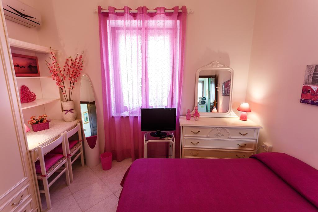 L'Aurora Viola Bed & Breakfast Carbonia Eksteriør bilde