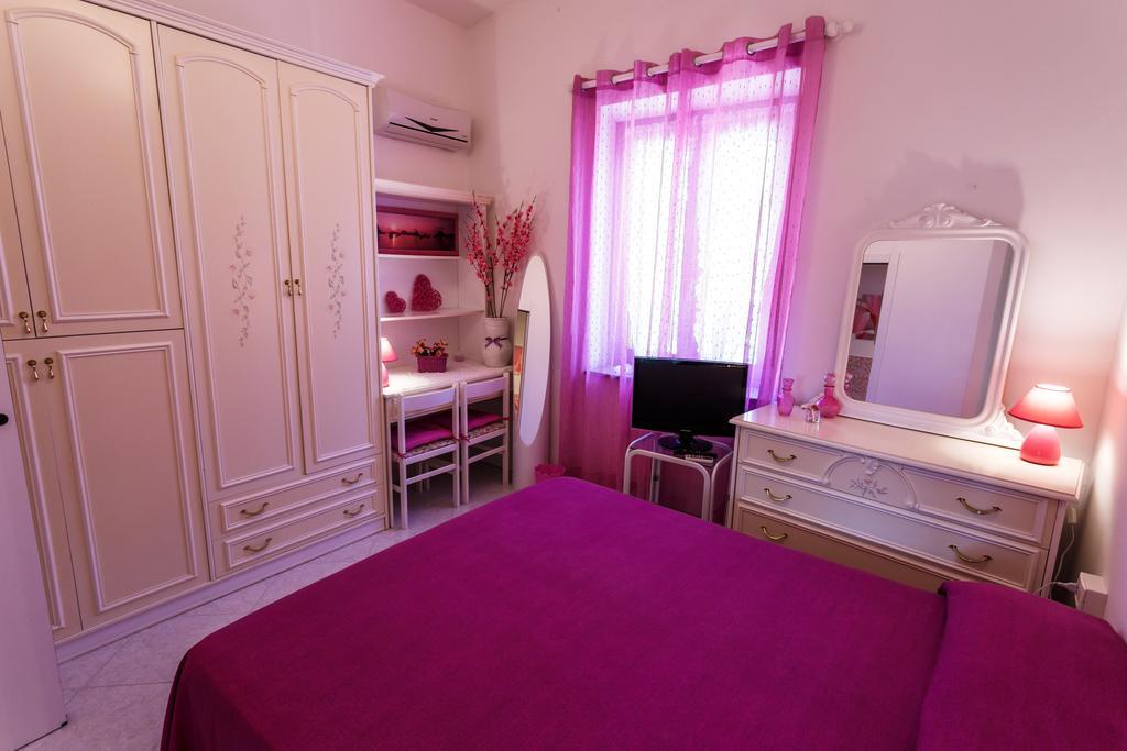 L'Aurora Viola Bed & Breakfast Carbonia Eksteriør bilde