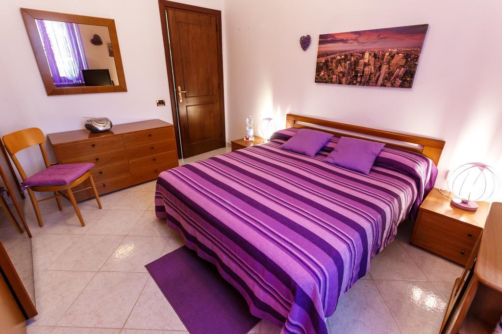 L'Aurora Viola Bed & Breakfast Carbonia Eksteriør bilde