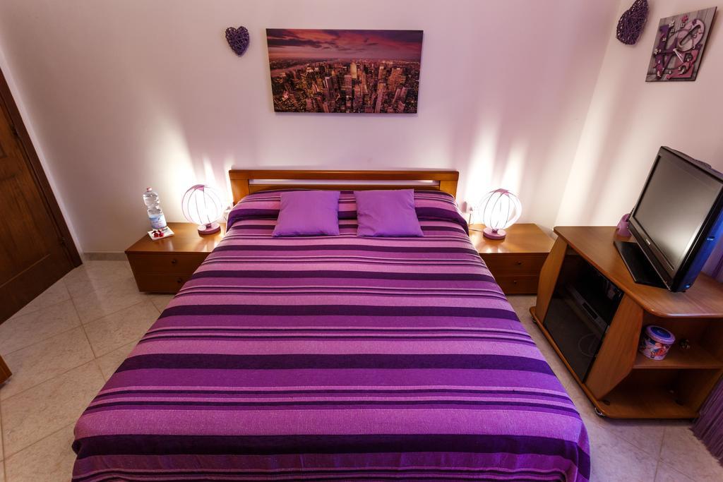 L'Aurora Viola Bed & Breakfast Carbonia Eksteriør bilde
