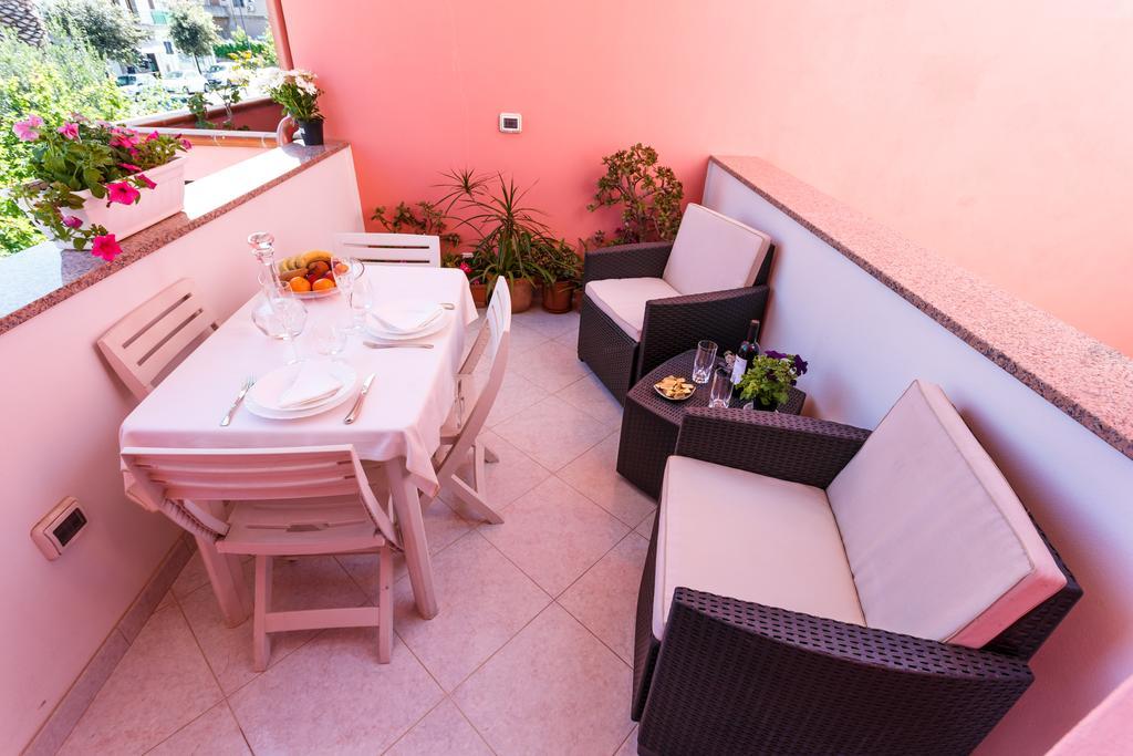 L'Aurora Viola Bed & Breakfast Carbonia Eksteriør bilde