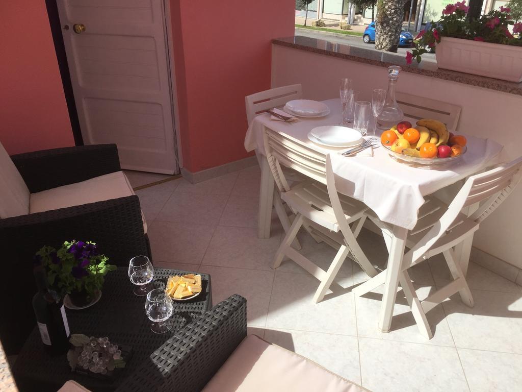 L'Aurora Viola Bed & Breakfast Carbonia Eksteriør bilde