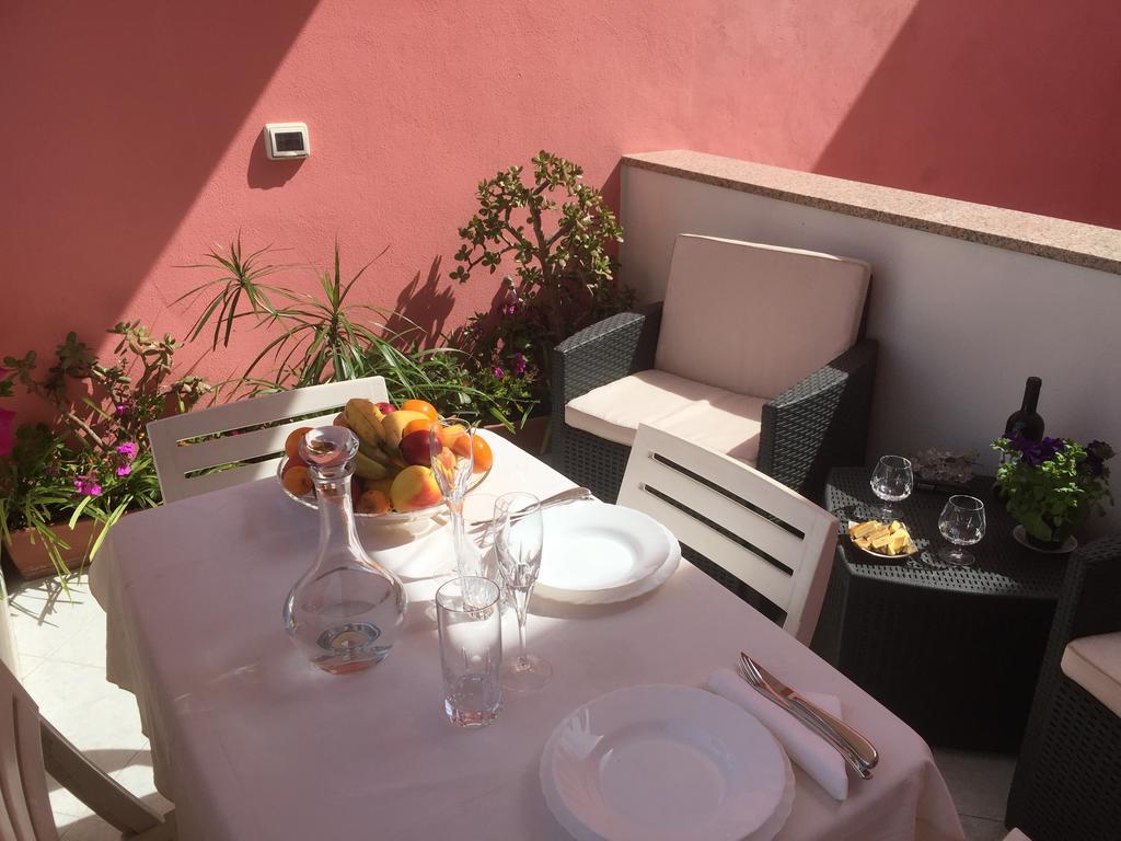 L'Aurora Viola Bed & Breakfast Carbonia Eksteriør bilde