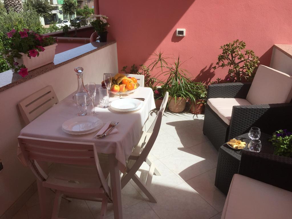 L'Aurora Viola Bed & Breakfast Carbonia Eksteriør bilde