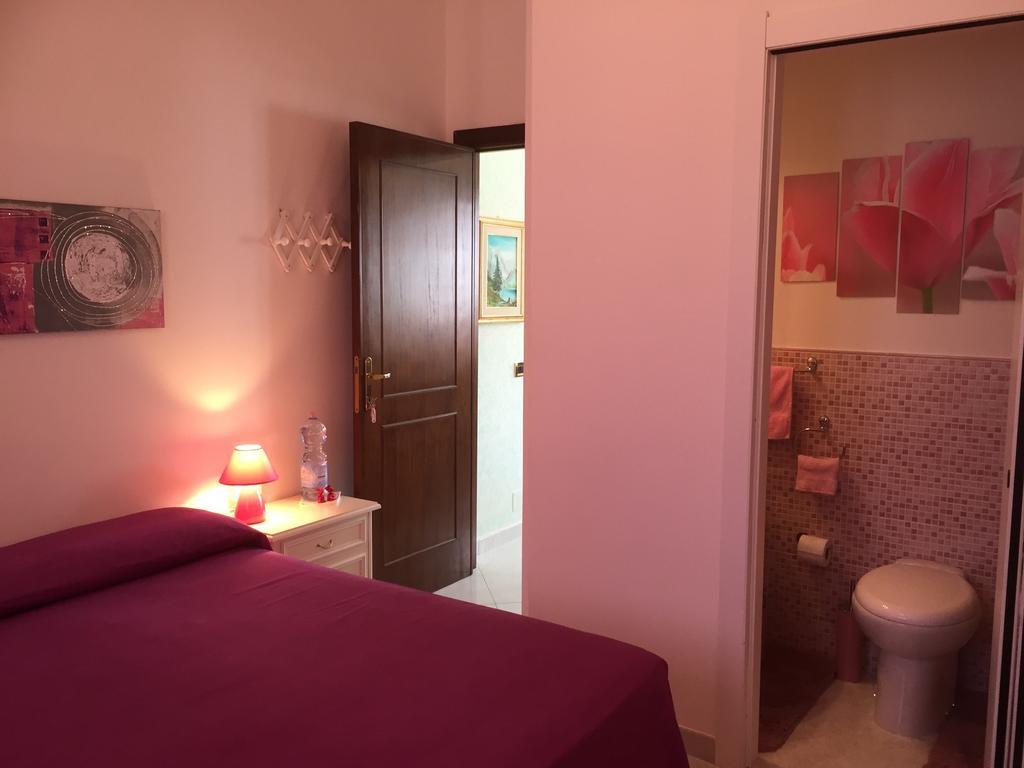 L'Aurora Viola Bed & Breakfast Carbonia Eksteriør bilde